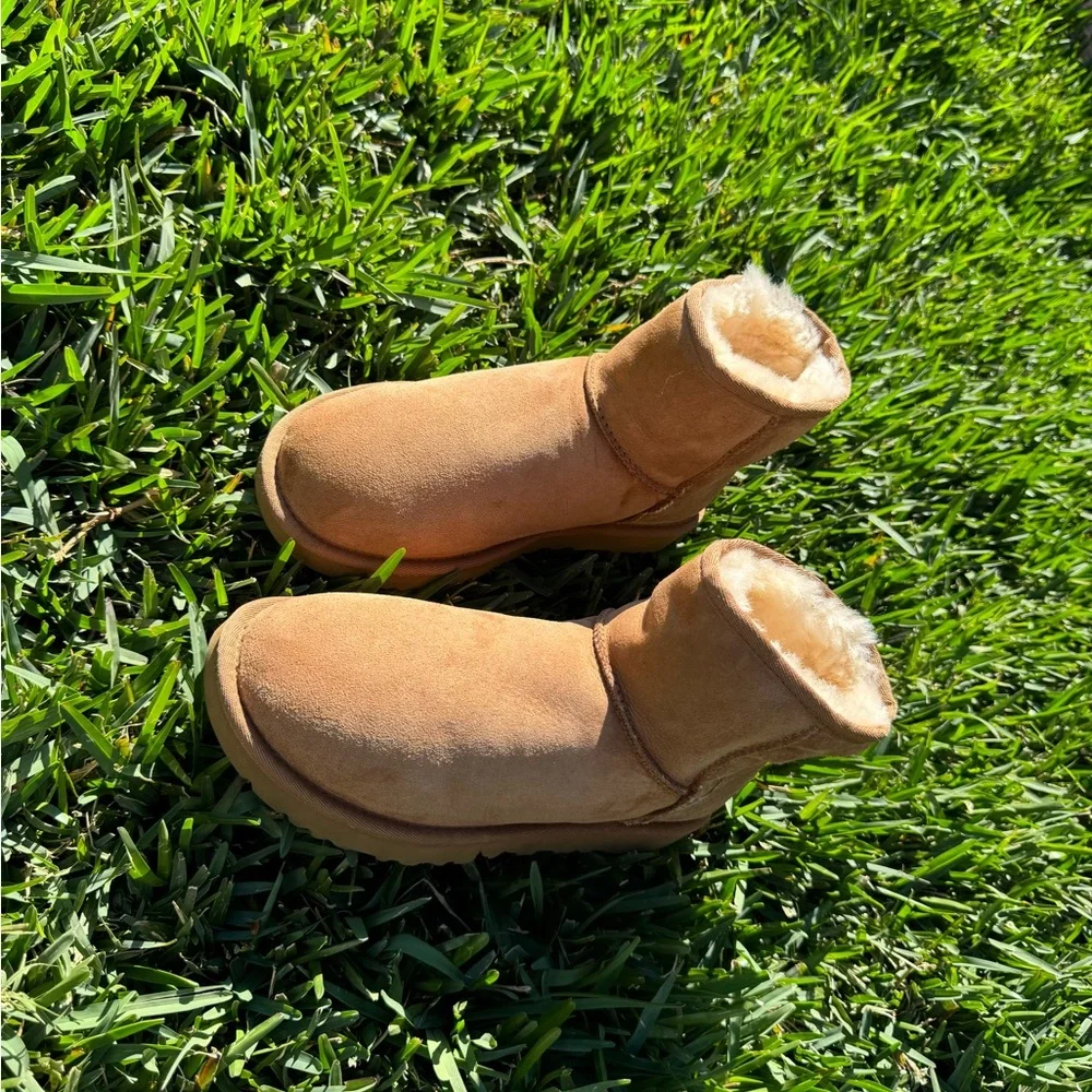 UGG mini Classic II chestnut winter boots size 5 women